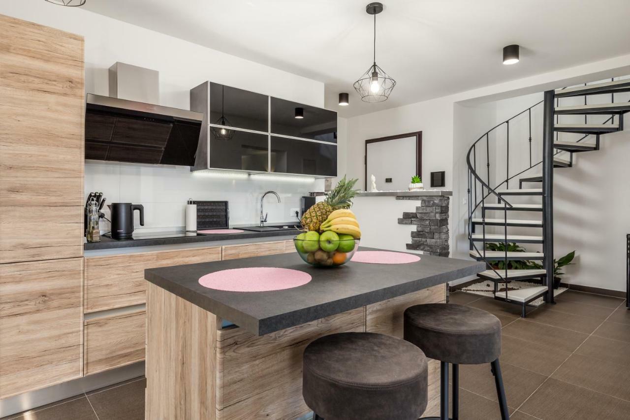 Luxury Apartment La Es Marcelji Bagian luar foto