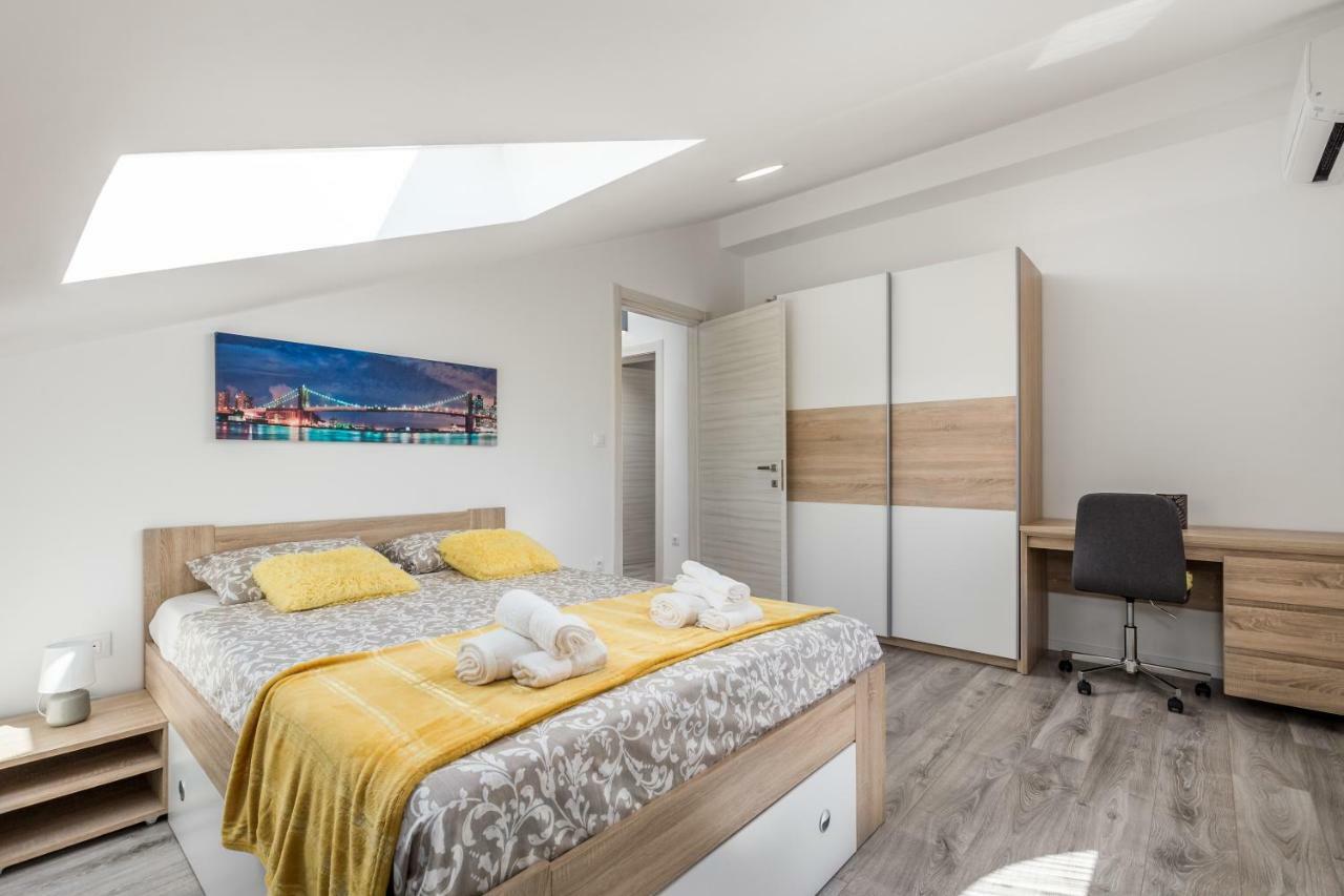 Luxury Apartment La Es Marcelji Bagian luar foto