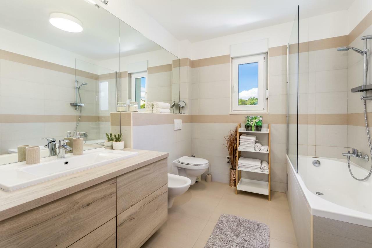 Luxury Apartment La Es Marcelji Bagian luar foto