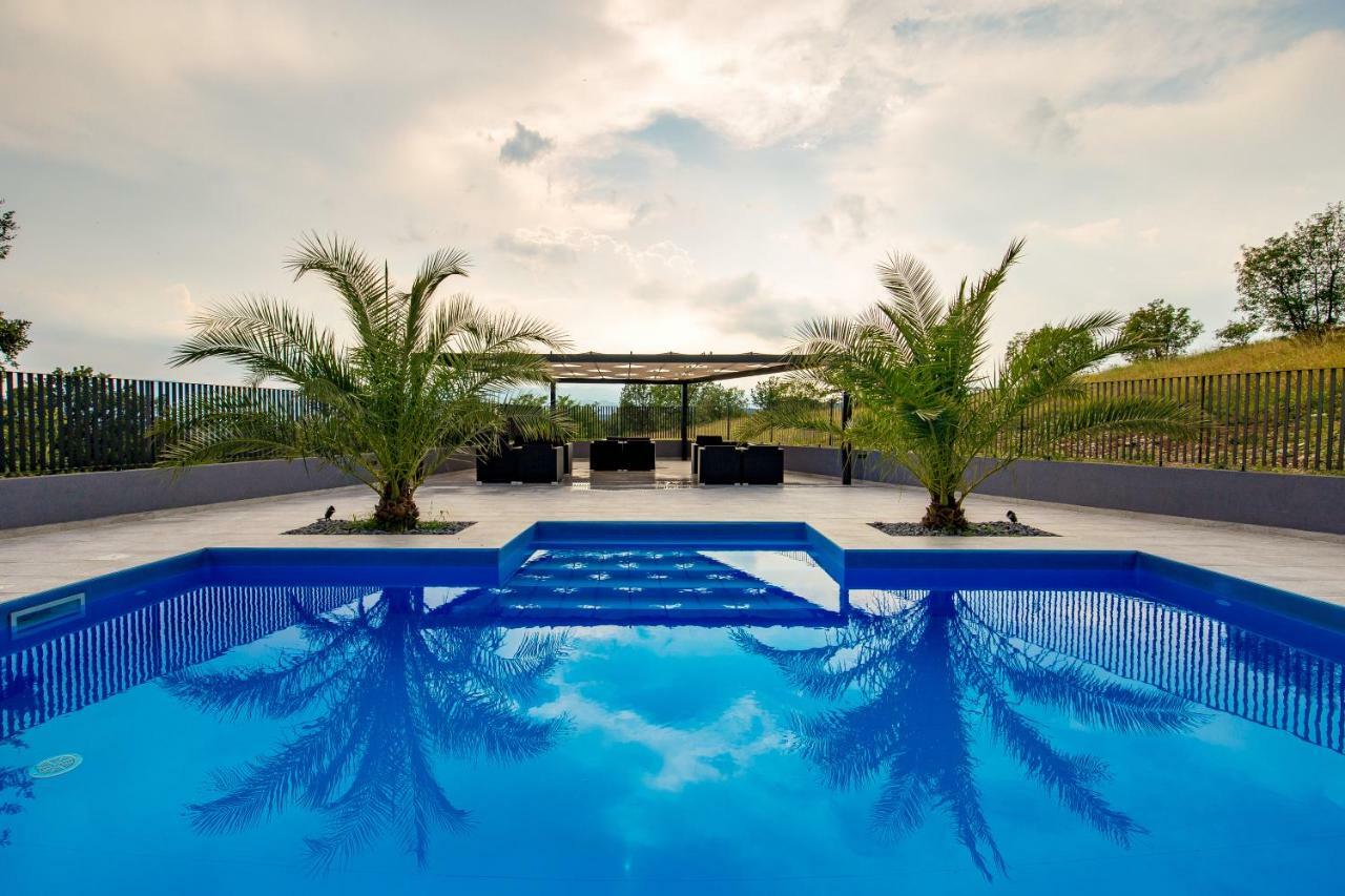 Luxury Apartment La Es Marcelji Bagian luar foto