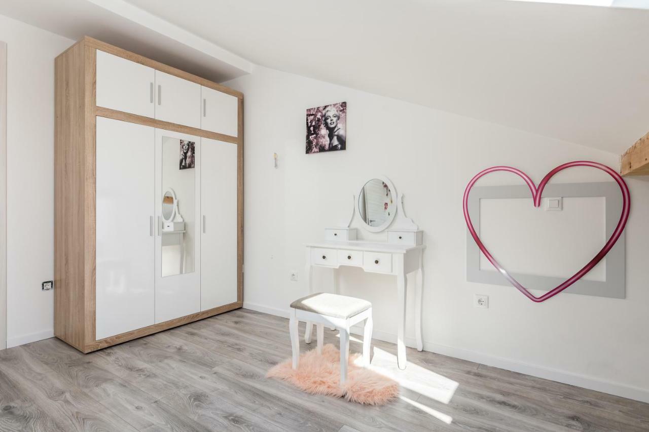 Luxury Apartment La Es Marcelji Bagian luar foto