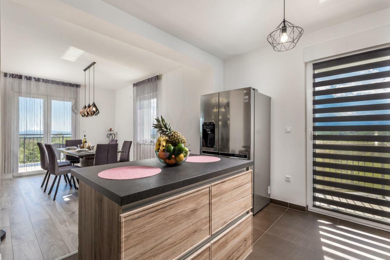 Luxury Apartment La Es Marcelji Bagian luar foto