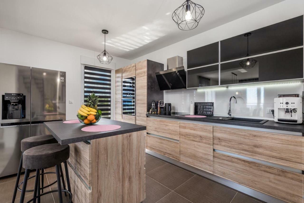 Luxury Apartment La Es Marcelji Bagian luar foto